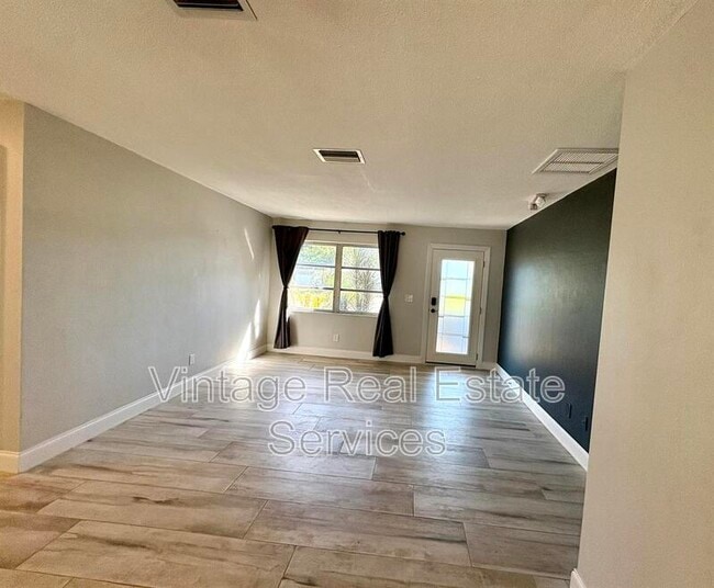 Photo - 1074 S Woodbrook Drive South