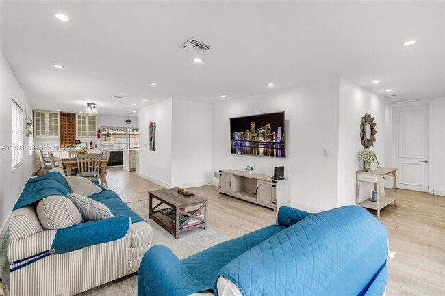 Photo - 821 Harrison St