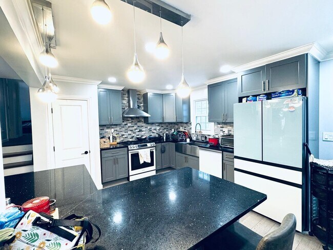 Photo - 53 Harrison St