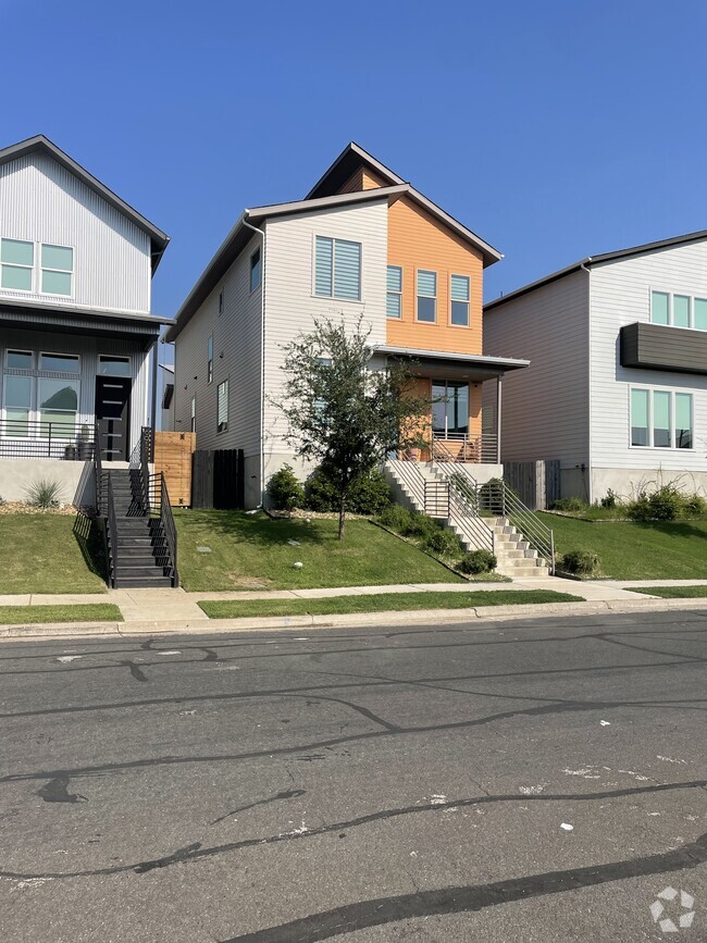 Building Photo - 6013 Florencia Ln Rental