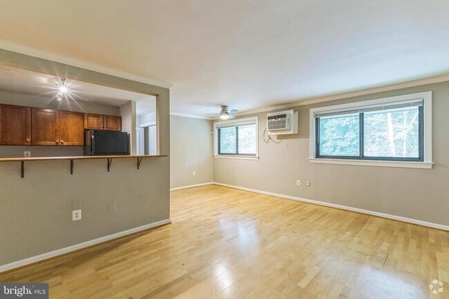 Building Photo - 3105 Naylor Rd SE Unit 304 Rental