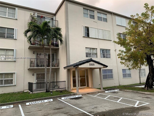 Photo - 5505 NW 7th St Unidad W219