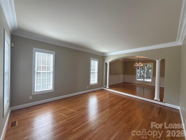 7011 Edenderry Dr