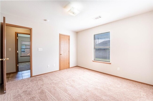 310 E Marietta Ct