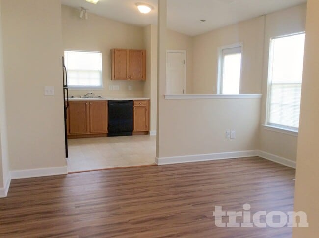 Photo - 919 Lakehill Rd