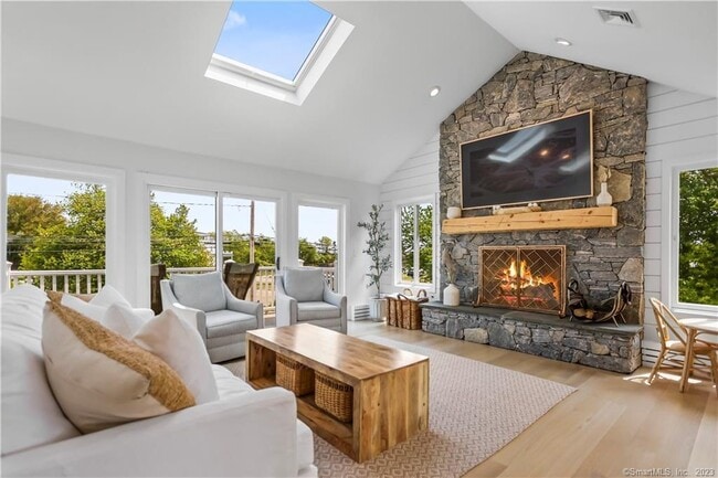 Photo - 660 Penfield Rd