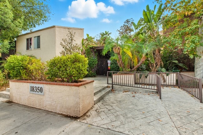 Photo - 18350 Hatteras St Unidad 253