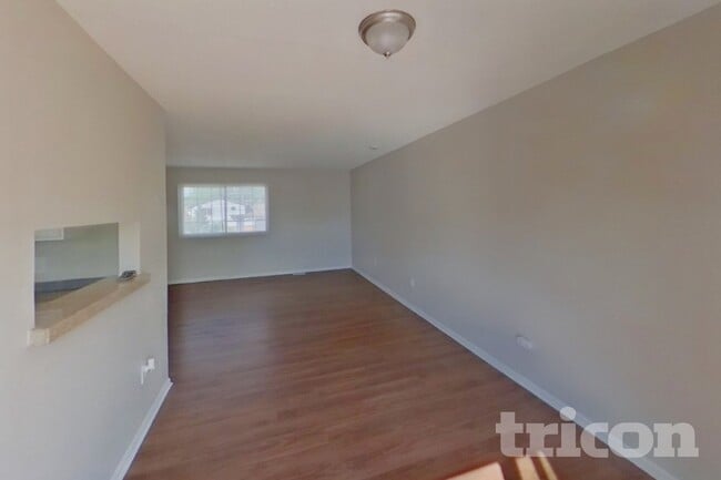Photo - 1046 Nolte Dr W
