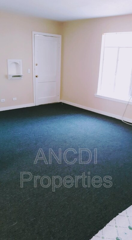 Photo - 703 Spring St