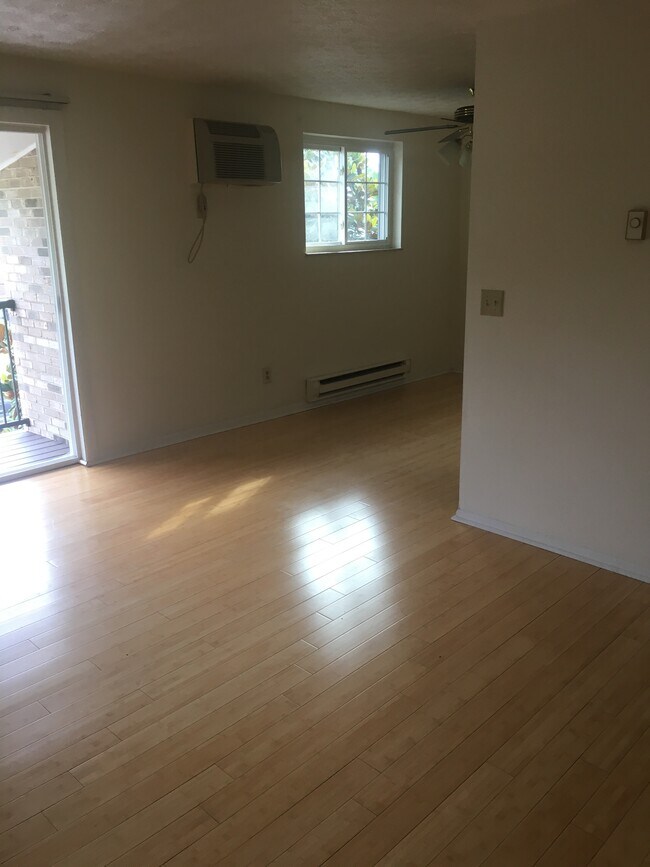 Livingroom with deck - 6360 Barre Rd Unidad Run Barre 9