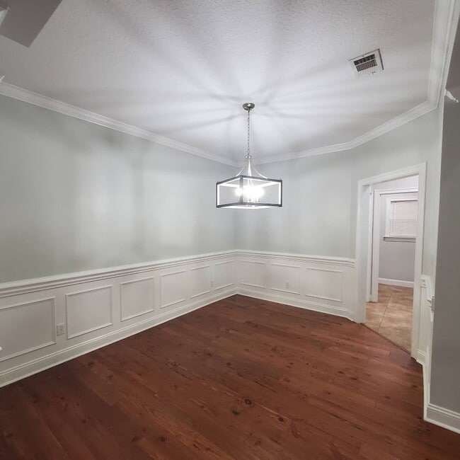 Photo - Spacious 3-Bedroom Home with Open Floor Plan and Fenced Backyard in Hahira, GA
