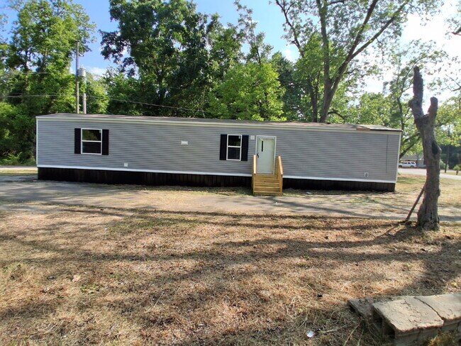 Building Photo - RENT-TO-OWN OPPORTUNITY
 Fredrick St – Hands On Homes  MHP