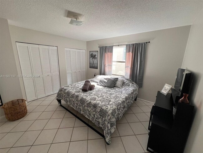 Photo - 753 Michigan Ave Unit 3C