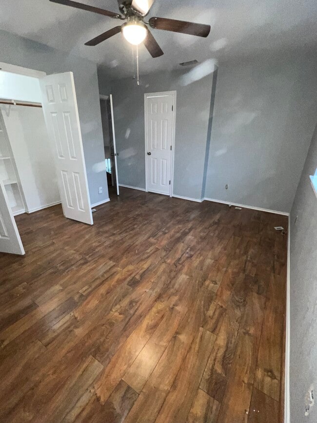 Photo - 539 Woodcreek Dr