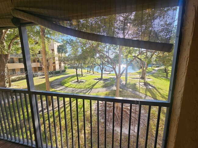 8592 W Sunrise Blvd Unidad 209