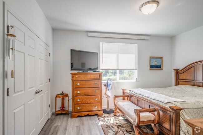 Master bedroom - Prosser Patio Home Apartments