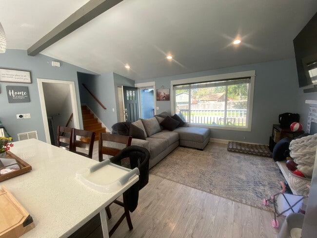 Photo - Beautifully Maintained 3 Bedroom 2 Bath Home with Garage and Fenced Yard! Pets Welcome!