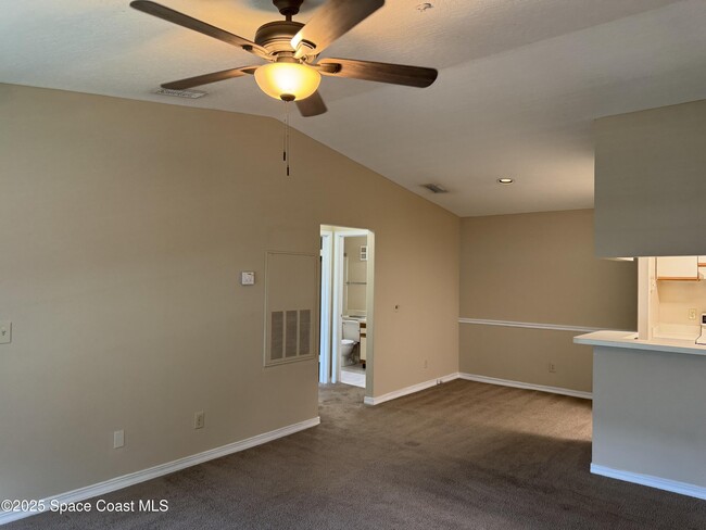 Photo - 7667 N Wickham Rd Unidad 824