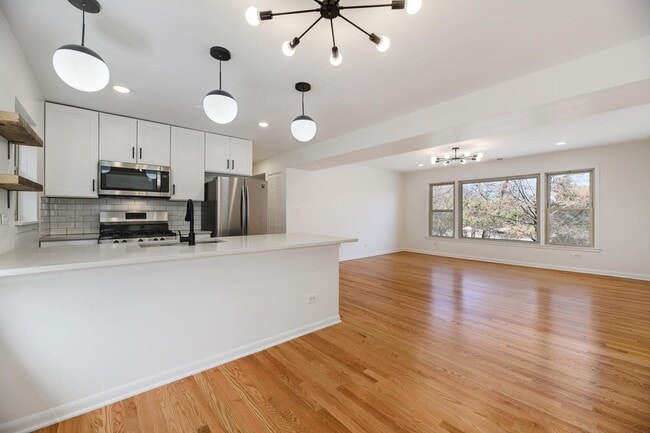 Photo - 2128 N Whipple St Unit 1N