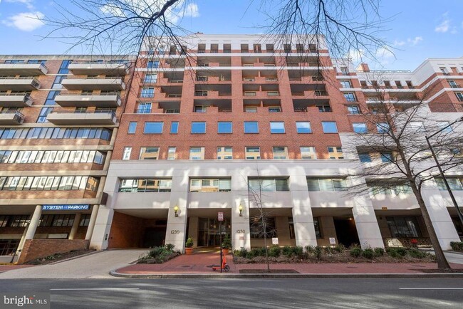 Building Photo - 1230 23rd St NW Unit #9TH FLOOR Rental