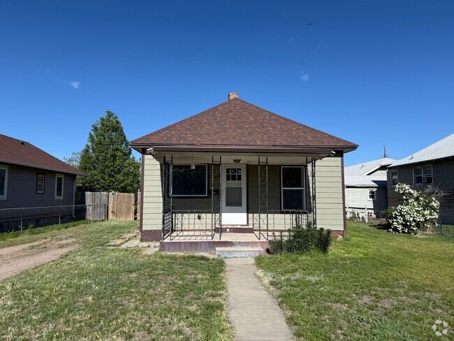 Building Photo - Two Bedroom, One bathroom, Pet Friendly ho... Rental