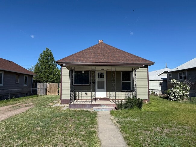 Two Bedroom, One bathroom, Pet Friendly ho... - Two Bedroom, One bathroom, Pet Friendly ho... House