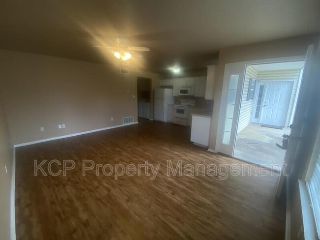 Photo - 815 N 48th St