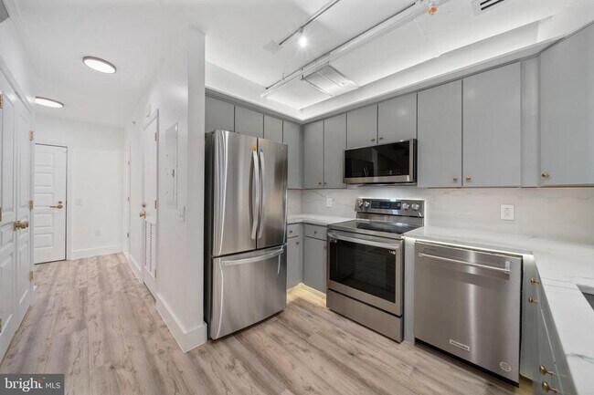 Photo - 616 E St NW Unit 856