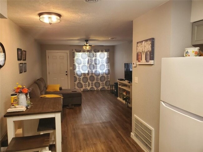 Photo - 722 S Oak Hill St