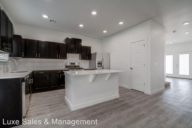 Photo - 3 br, 2.5 bath House - 13505 Vinita Drive