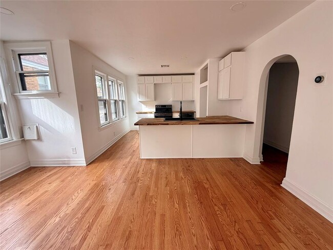 Photo - 415 NW 33rd St