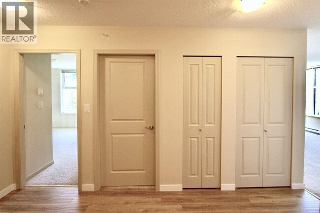 Photo - 9232 University Crescent Unité 304