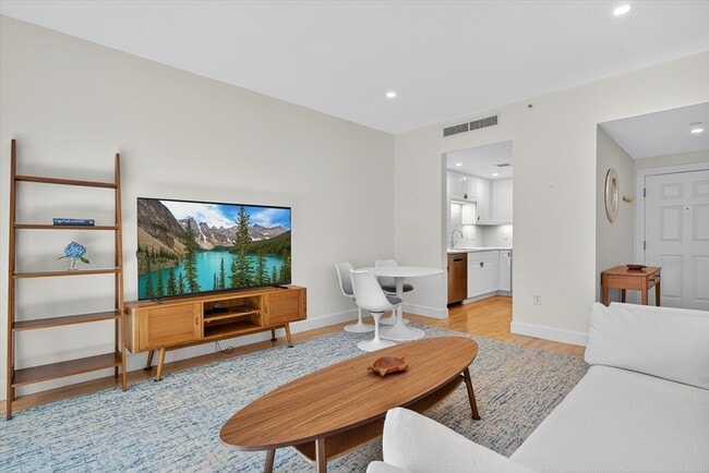 Photo - 10 Bowdoin St Unidad 202