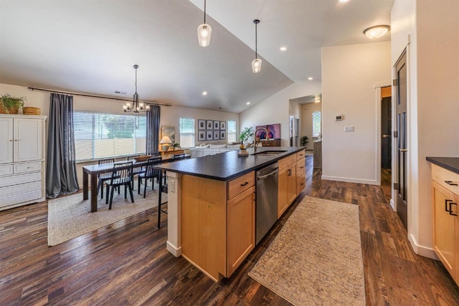 Photo - 450 Fox Meadows Ct