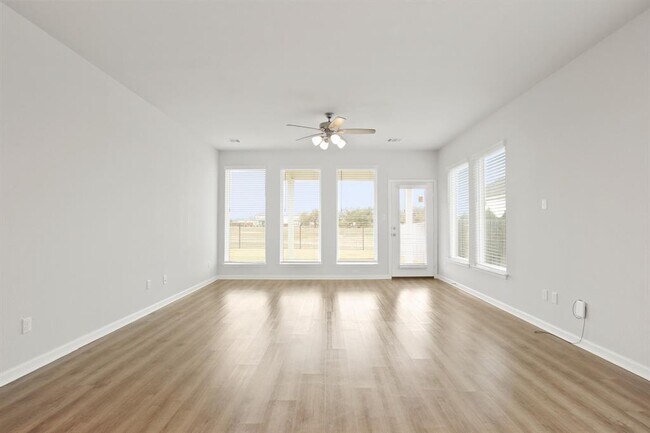 Photo - 209 Banyon Dr