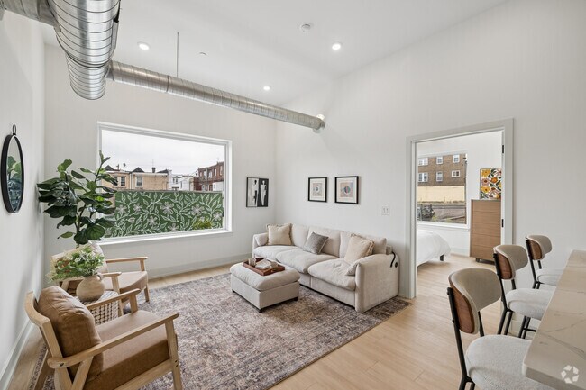 2BR, 2BA - 890SF - Living Room