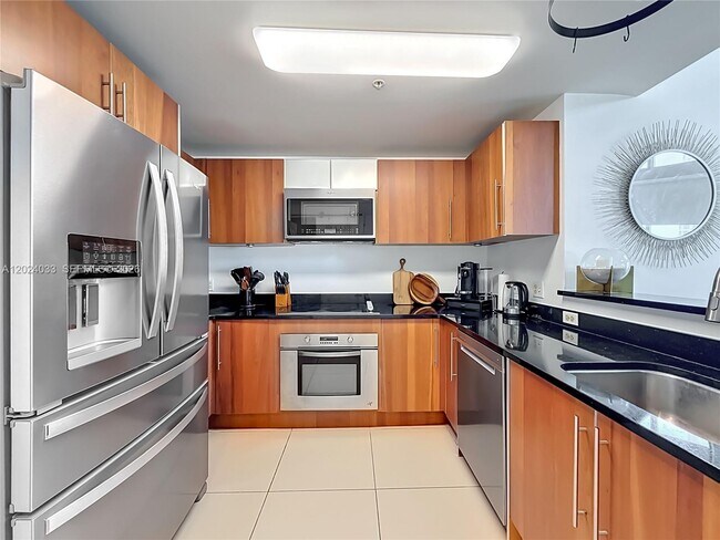 Photo - 300 S Biscayne Blvd Unit L-1016
