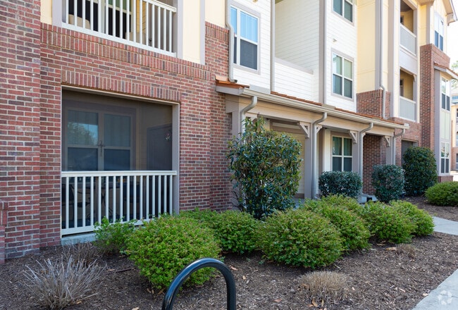 Laurel Crossing Apartments