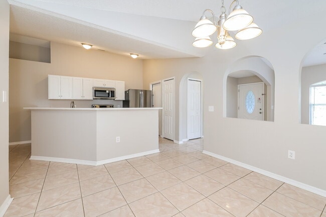 Photo - 5 Sequoia Way