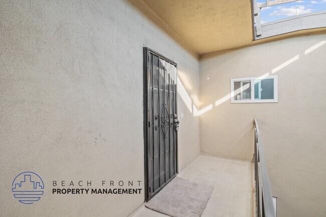 Photo - 1887 Monrovia Ave.