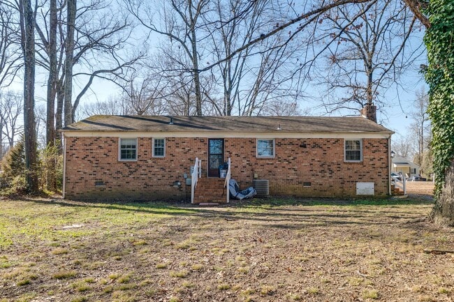 Photo - Beautiful Brick Ranch Available For Rent - Pets are welcome!!!