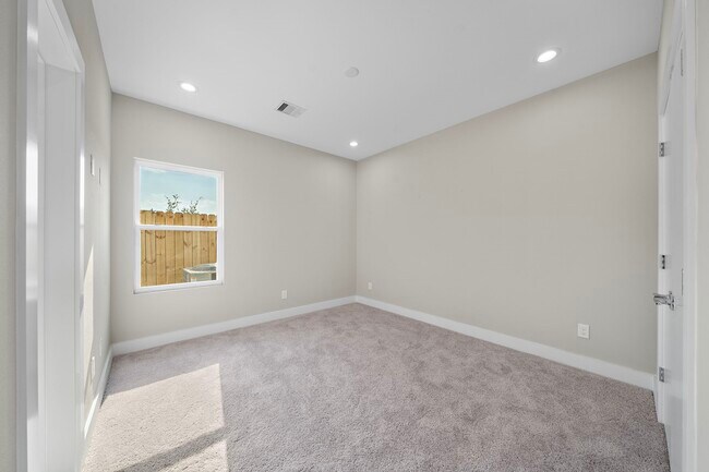 Photo - 9 Wellford St