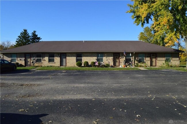 Building Photo - 8496 Woodgrove Dr