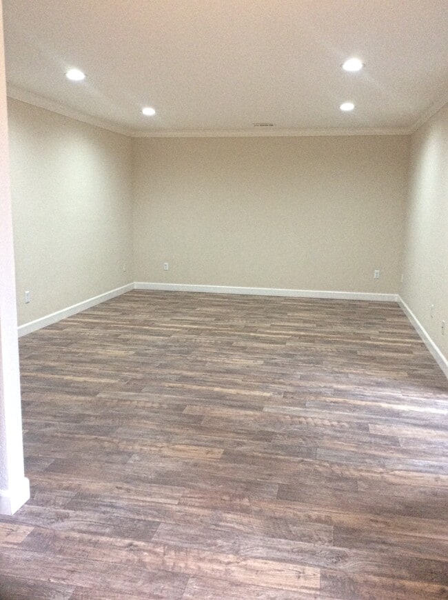 Birdcage Village Apartments For Rent in Citrus Heights, CA