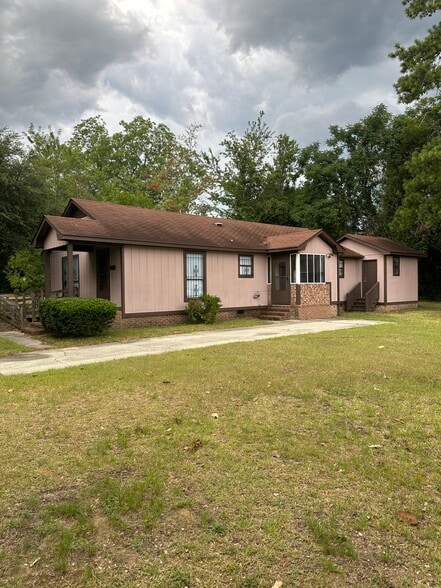 1593 Fayetteville Rd