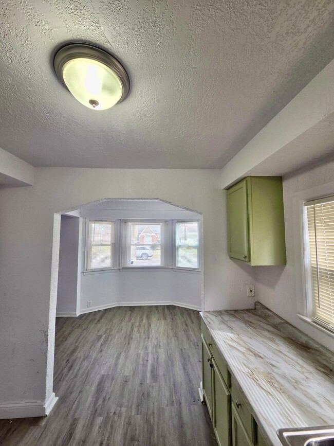 Photo - 9589 Mansfield St