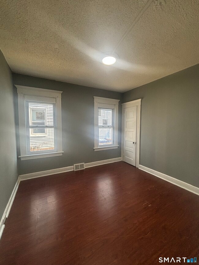 Photo - 473 Putnam St