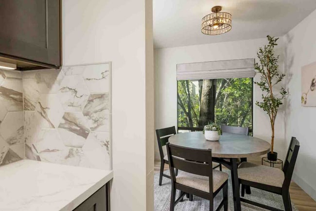 Photo - 320 N Civic Dr Unidad 410