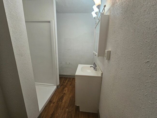 Photo - 608 4th Ave Apartamento Unidad 608 1/2