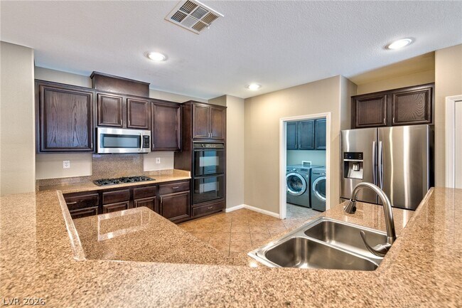 Photo - 2116 Mistle Thrush Dr